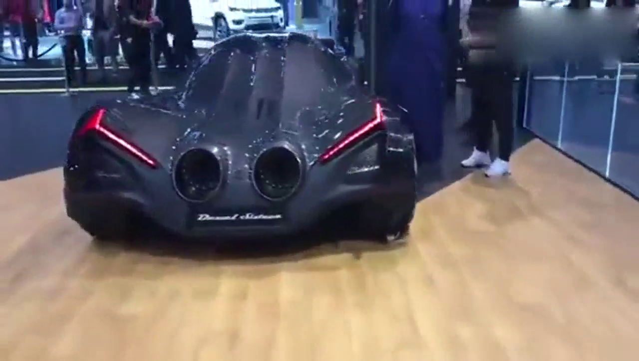 迪拜本地的超级跑车展览，让人看的眼花缭乱！