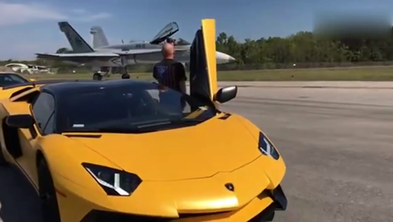 侦察机直升机与跑车比速度，猜那个会赢？