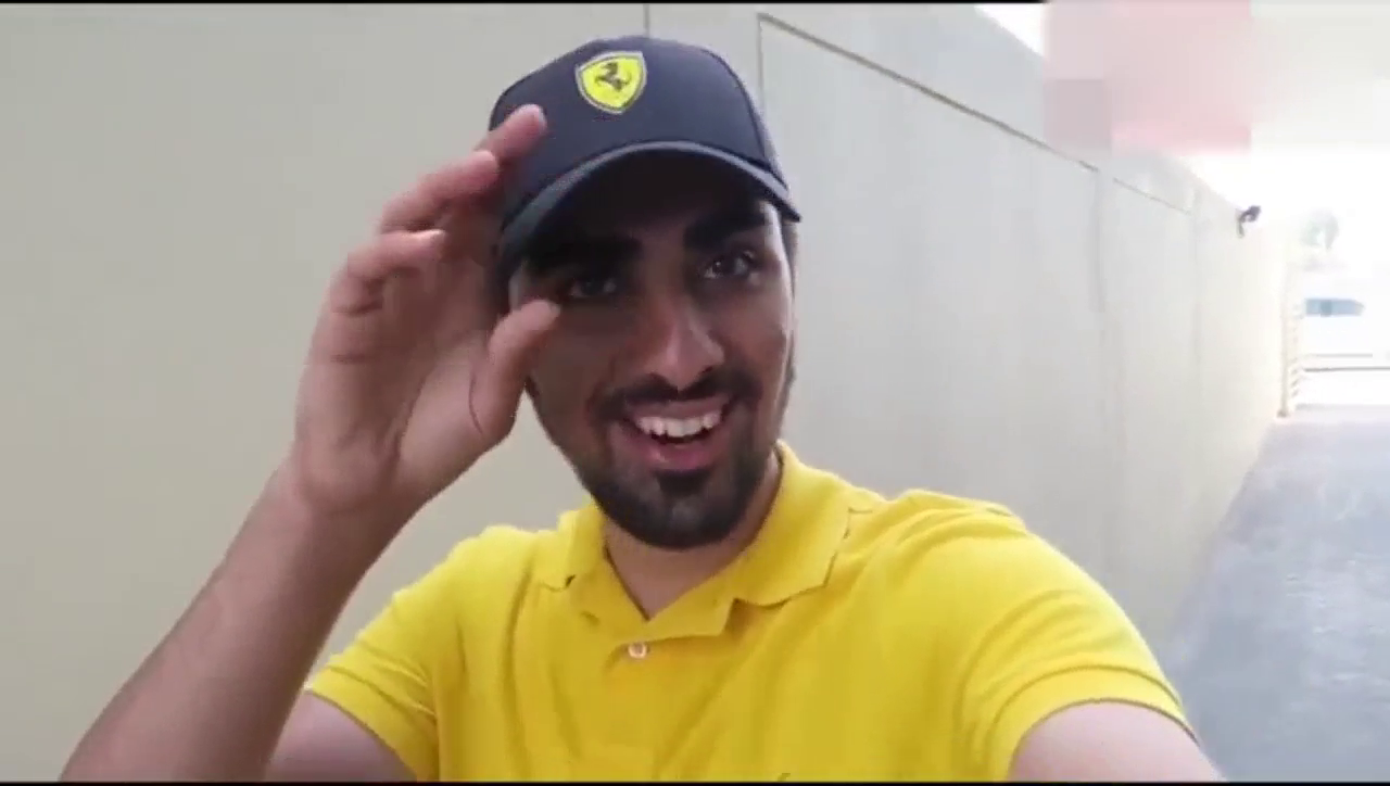 女土豪私人订制的跑车刚刚到货，倒车那一刻，才知道有多么霸气！