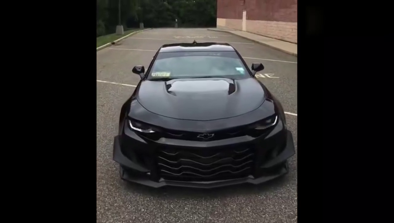 喜欢玩跑车的朋友 你喜欢它的哪里呢