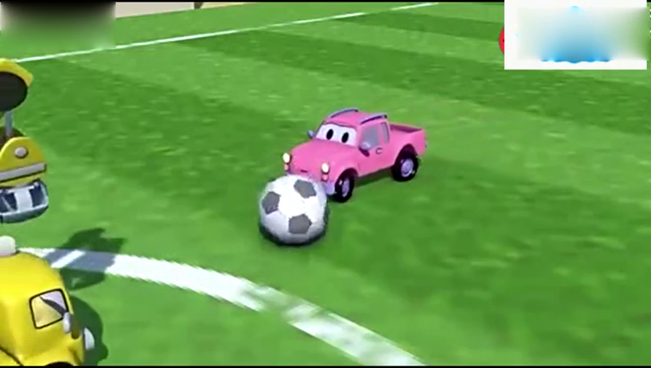 汽车城之超级变形卡车：卡车门踢足球竟然踢到了楼顶，拿不下来了