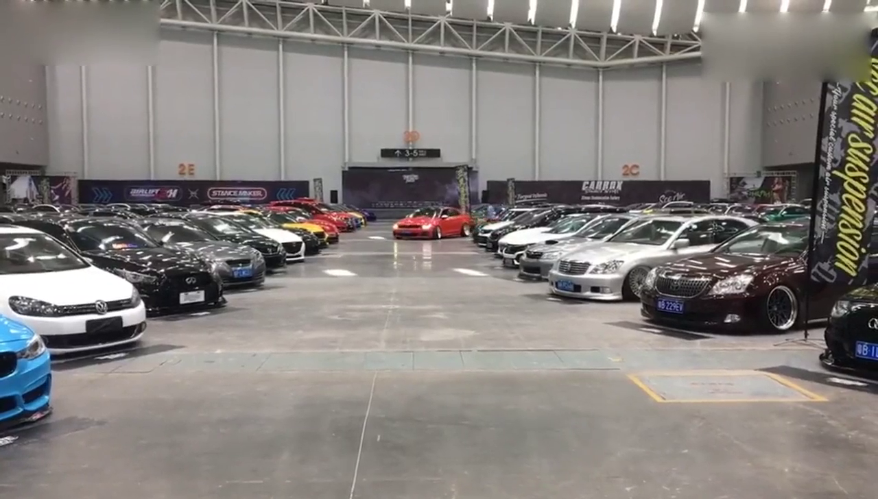 改装车聚会，低趴的凌度火了