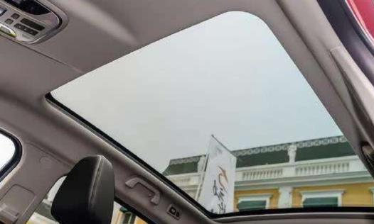 欧洲车大多没有天窗，也是非真皮座椅，知道原因后想换车了