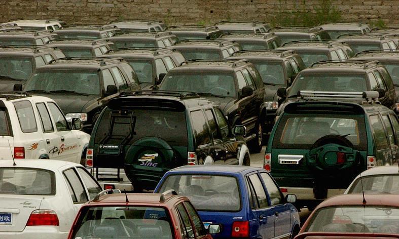 放弃家族式设计，改用直瀑式进气格栅