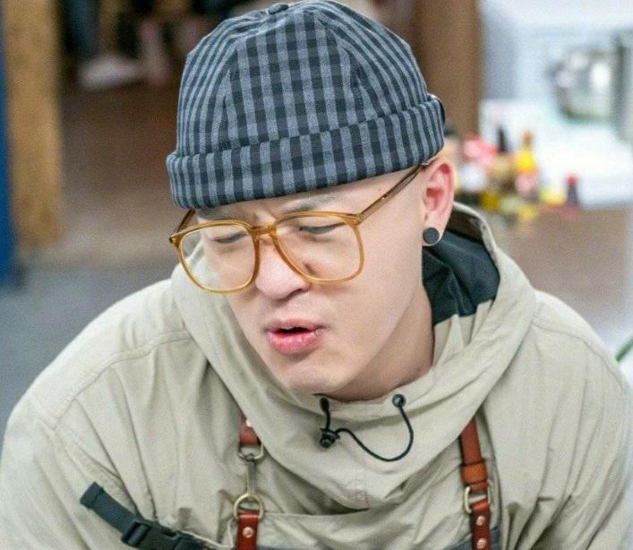 王牌综艺上,包贝尔再现鸡兔同笼算法,情商过人