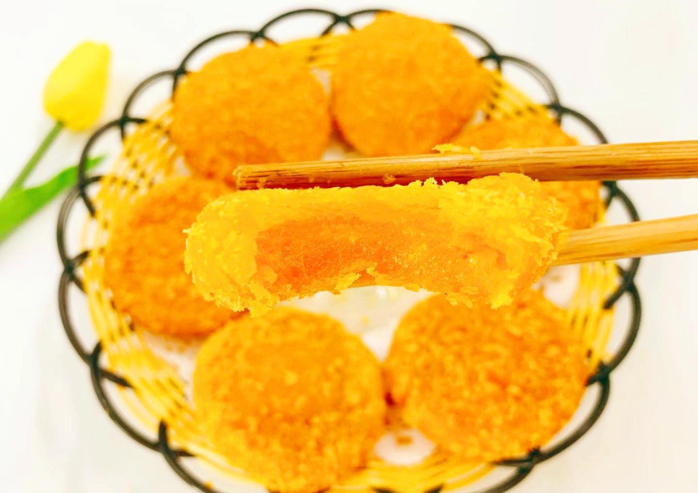 做南瓜饼只加糯米粉?面点师说:好吃的关键,要多加这3味才正宗