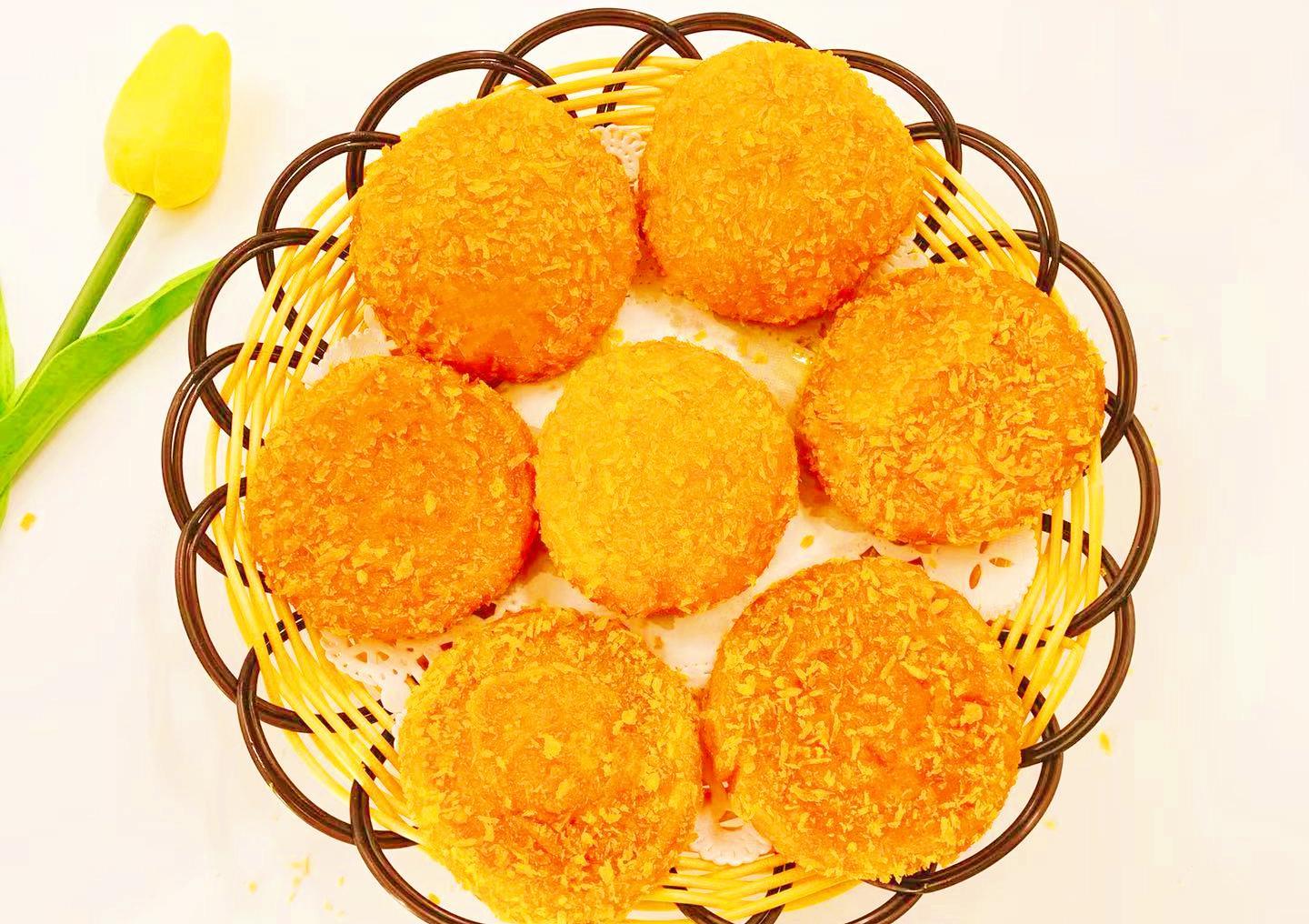 做南瓜饼只加糯米粉?面点师说:好吃的关键,要多加这3味才正宗
