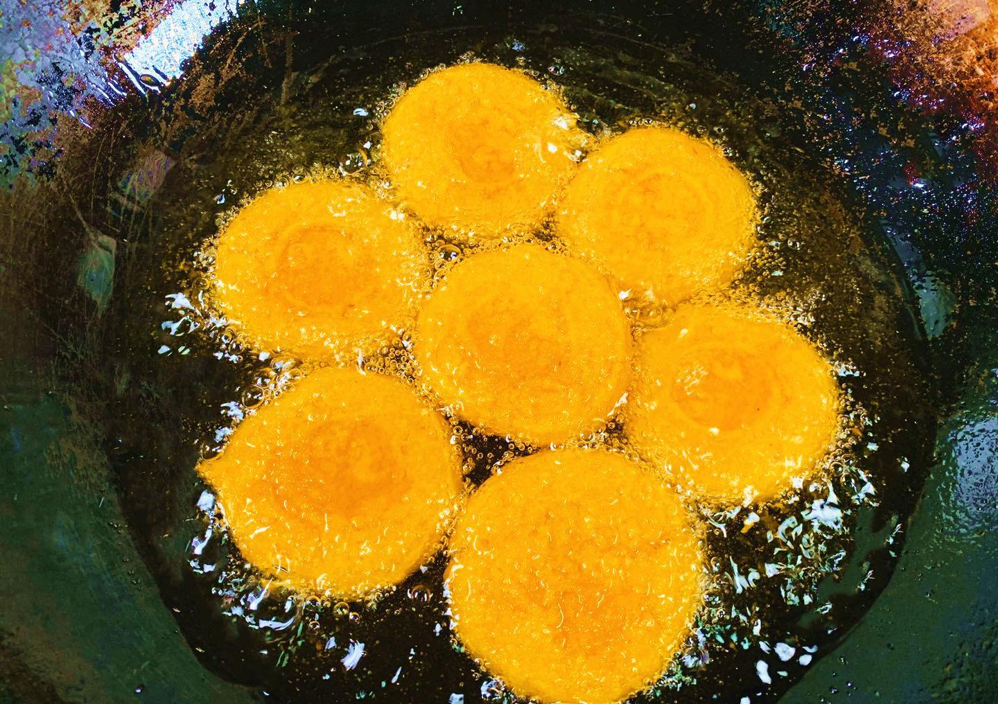 做南瓜饼只加糯米粉?面点师说:好吃的关键,要多加这3味才正宗