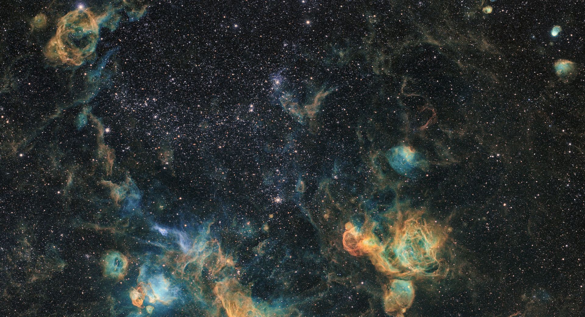 这张星空照片有2.5亿像素,累积曝光时间1060个小时