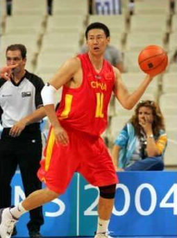 中国男篮主帅李楠在球员时期什么水平？和朱芳雨相比怎么样？