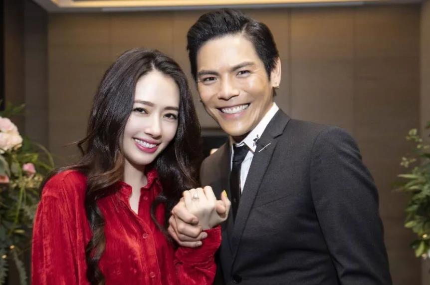 向佐多年练武导致患有痛风，郭碧婷说了一句话，这还是高冷女神？