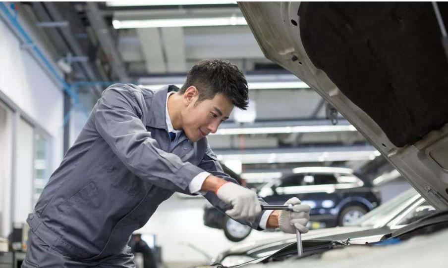 冬季保养车这些小细节不要忽视，新手学学，让车子能安全“过冬”