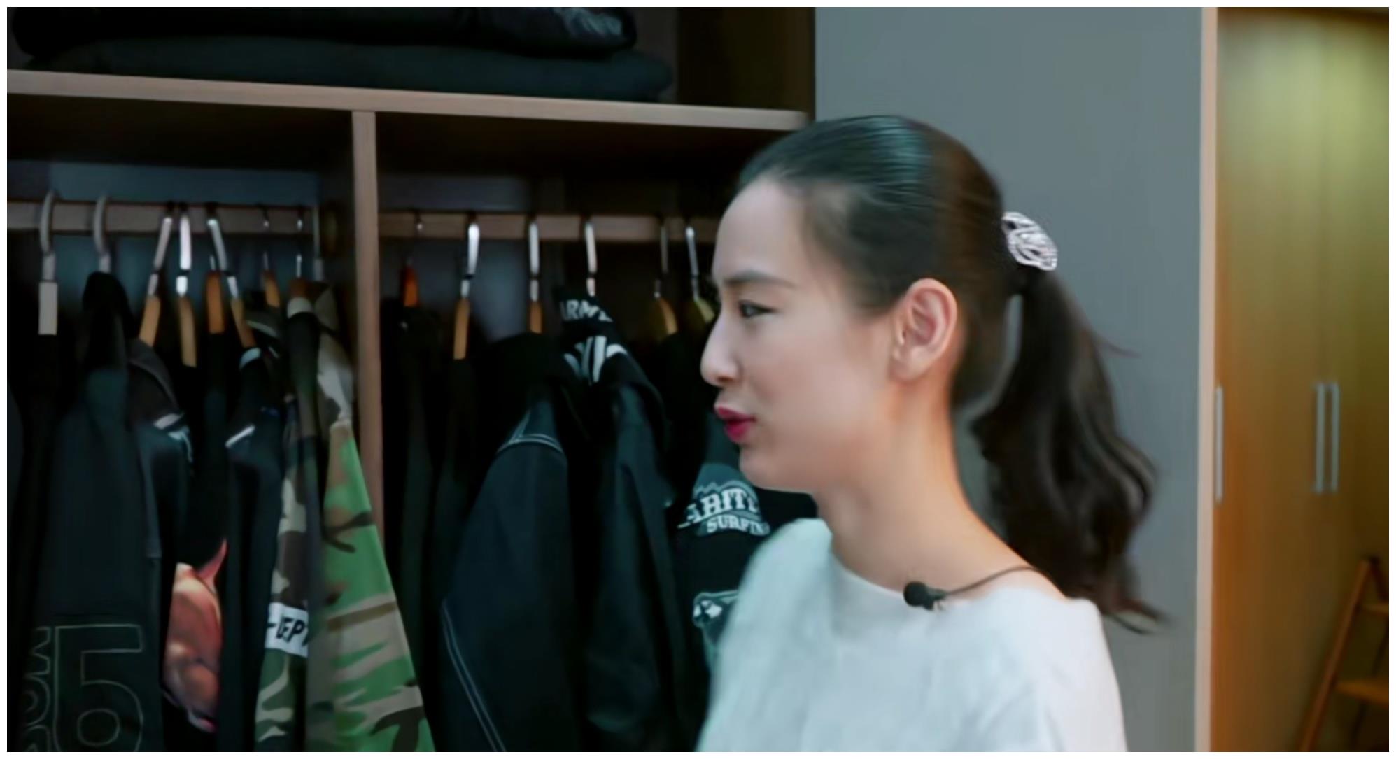 黄圣依吐槽扬子不穿她买的衣服，看到衣橱，网友：难怪黄圣依抱怨