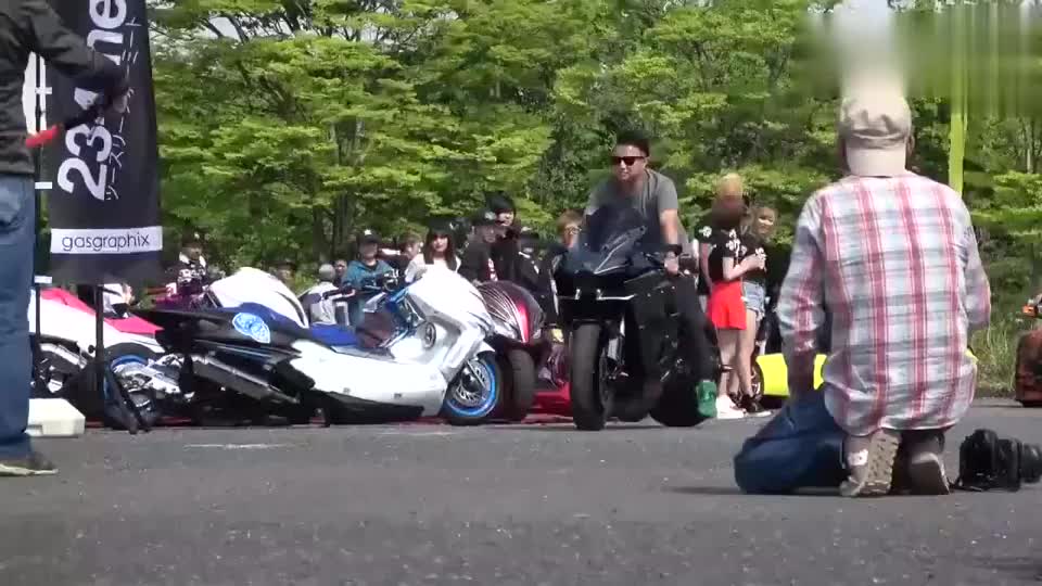 底盘可升降川崎H2改装车相当拉风