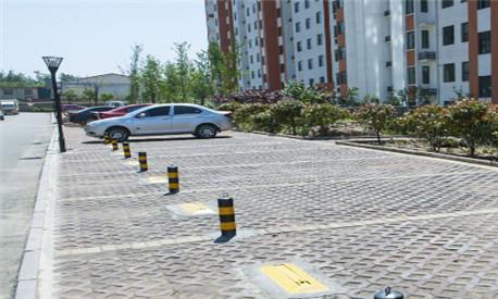 普拉多停车四个月被告知要收取停车费六千，车主当即潇洒弃车而去