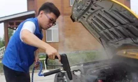 汽车洗澡切记这3个地方不能沾水，不然车子大修，后悔也来不及了