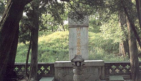 此皇帝13城门同时出殡，此后传说不断，但六百年来从没有被盗过