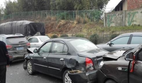 汽车刹车油几年换一次，十年汽修工，记住这一句就行