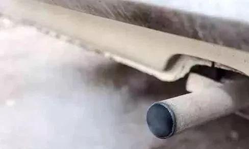 车辆年审时尾气不达标，是这些地方出了问题！车主：难怪过不了！