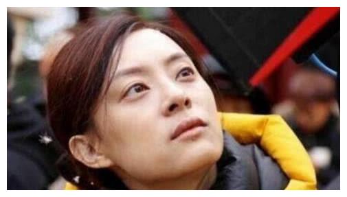 看36岁孙俪“娘娘”素颜近照曝光，网友：超哥，好福气