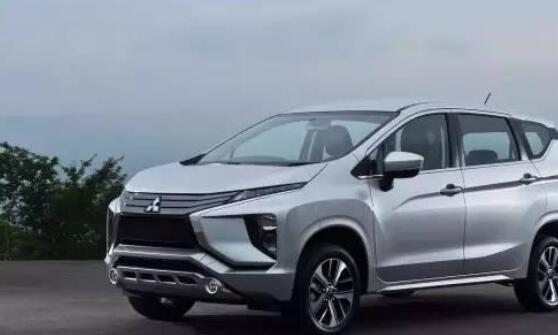 又一跨界MPV来袭，比嘉际气派，纯进口带双人床，或10W迷倒一片