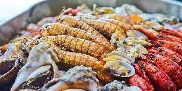鲍鱼吃菜品度日?在非洲穷人竟不如一把酒楼值海悦汇龙虾青菜图片