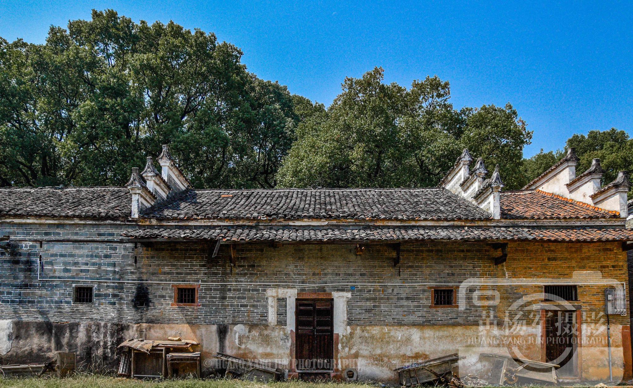 江西吉水县燕坊古村的青砖老屋,明清古建筑102处还有伟人语录