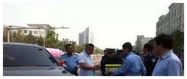 男子8万买了北汽幻速,竟然带“自动驾驶”,停好后还能自己跑