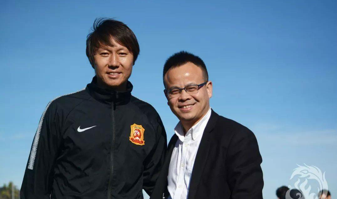 武汉卓尔俱乐部董事长王小松,前往马贝拉看望