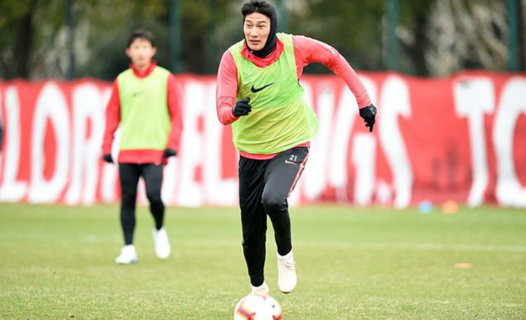 上海上港足球俱乐部开始冬训,球队备战2019赛