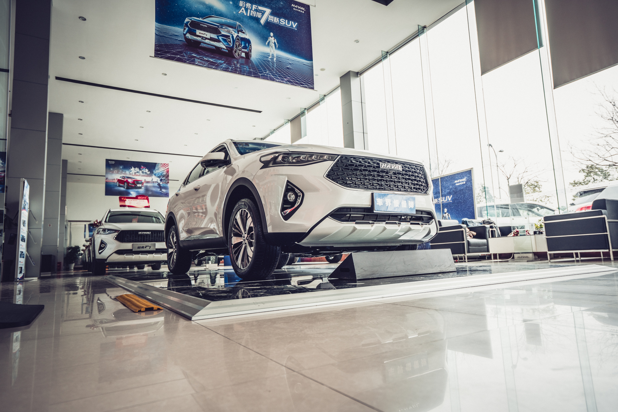 哈弗也做轿跑SUV？上海车展公布预售价的F7x究竟啥样？