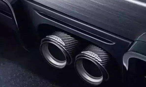 车的这个孔得及时清理！越清越省油！老司机都知道