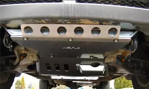 破车先烂底，保养好汽车底盘很重要，能让爱车多开5年！