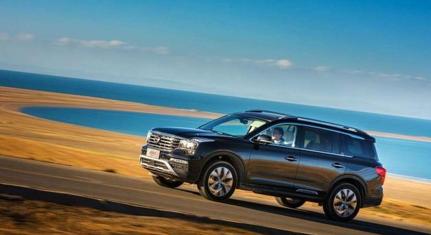 7座车选MPV还是SUV好？有人说：商务用MPV，越野上SUV！