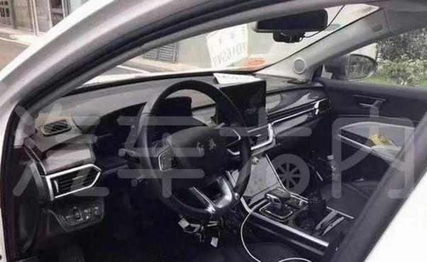 内饰酷似奥迪A六,两种续航版本,红旗E-HS三量产版实拍