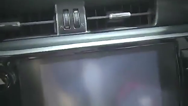 一抬头看见这位小姐姐，我一下子愣住了 ，真好没白来看车展