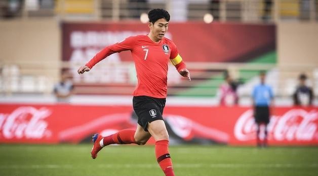 中国足球对韩国又恨又怕又敬!孙兴慜今晨贝尔