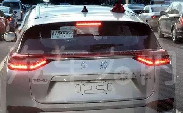 内饰酷似奥迪A六,两种续航版本,红旗E-HS三量产版实拍