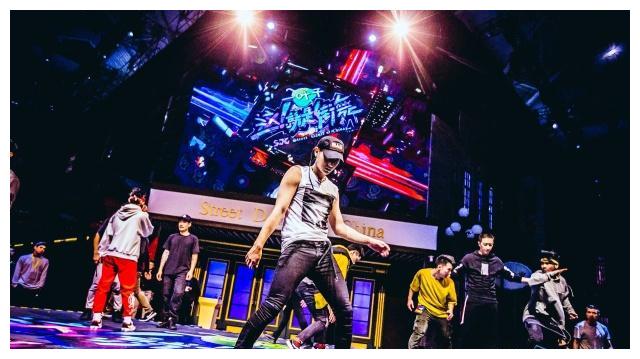 《街舞2》中被易烊千玺看中,韩庚舍不得淘汰,这位舞者值得被爱图片