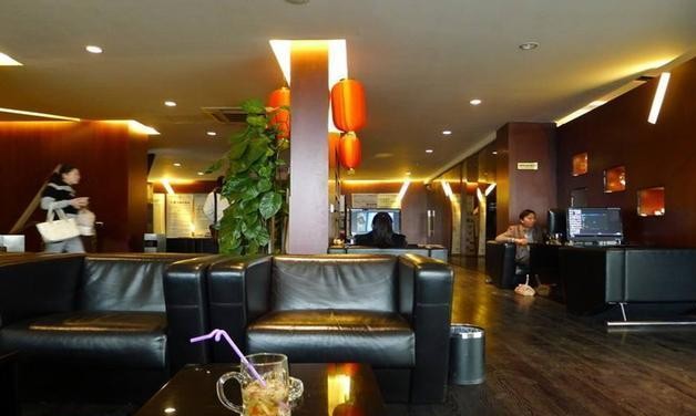 汽车保养时, 你要在休息区喝免费咖啡, 那修车费用可能就要翻倍了