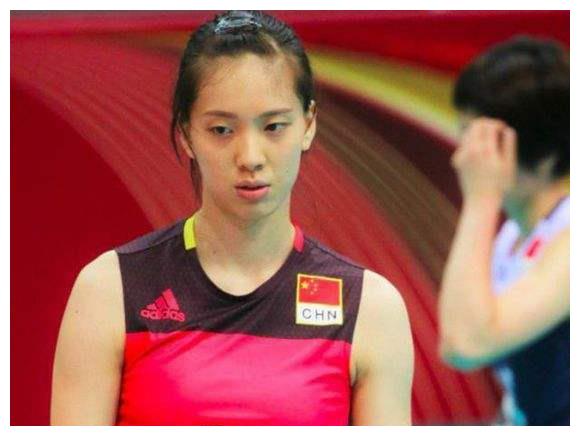 中国女排，郑益昕泰国首秀很失败，短板好明显，难怪郎平不选她