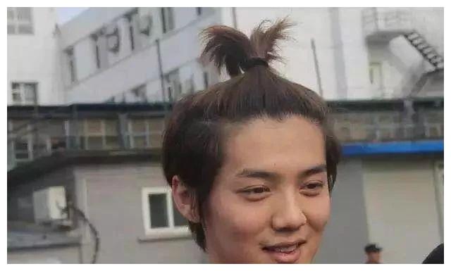 男明星罕见素颜，看了是不是很震惊？