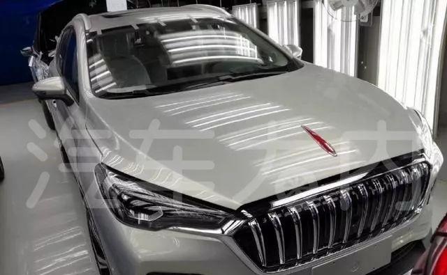 内饰酷似奥迪A六,两种续航版本,红旗E-HS三量产版实拍