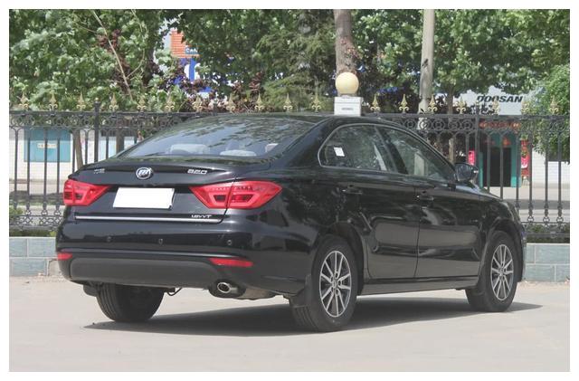 最窝囊的B级车, 5毛油耗, 7.68万没人买, 仅因名字起错了?