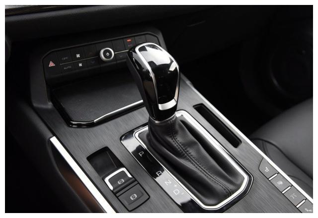 长城最优秀的高端SUV,2.0T爆发224马力,不足13万