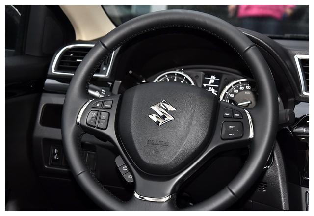 10万左右家用轿车,这款不仅省油,而且大件都是进口的