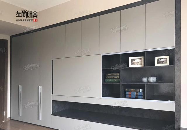 80㎡客厅定制整面墙内嵌电视柜 l玄关角,邻居表示太能