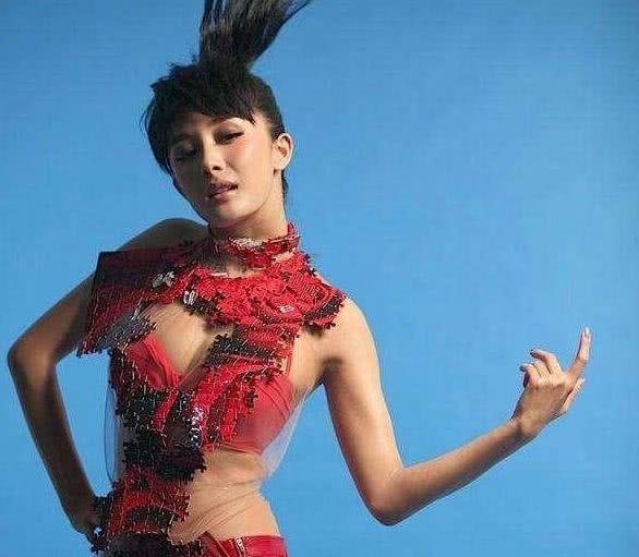 10年前的杨幂有多美?看到她的百事可乐广告,简直撩到腿软!