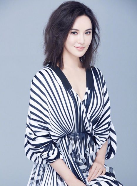 莫小奇,"s姐"的身材好到爆,犹如出水芙蓉,白皙靓
