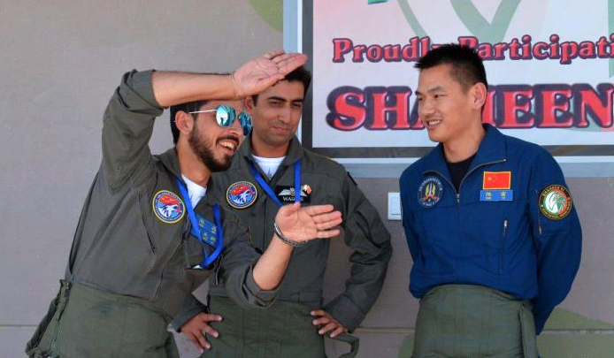 美方反对无效! 大批歼10C飞往巴基斯坦, 巴铁: